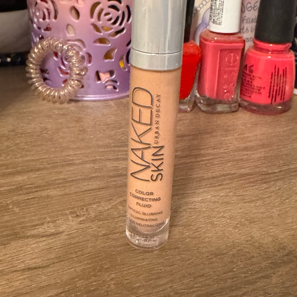 Urban Decay naked skin PEACH color correcting fluid